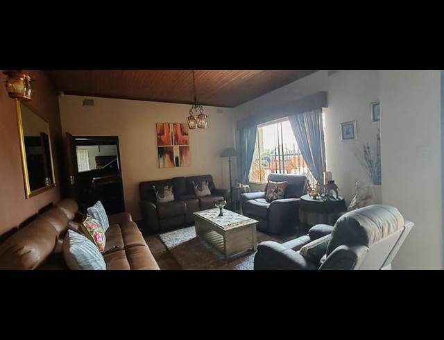 3 BEDROOM HOUSE FOR SALE IN PRETORIA GARDENS